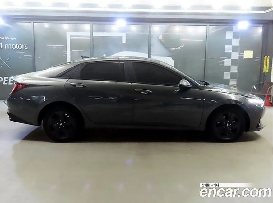 Hyundai AVANTE — фото 3