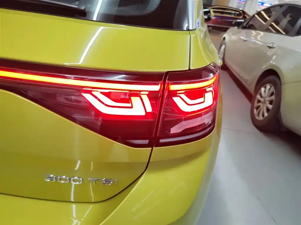 Volkswagen T-Roc 2023 из CN, фото 8