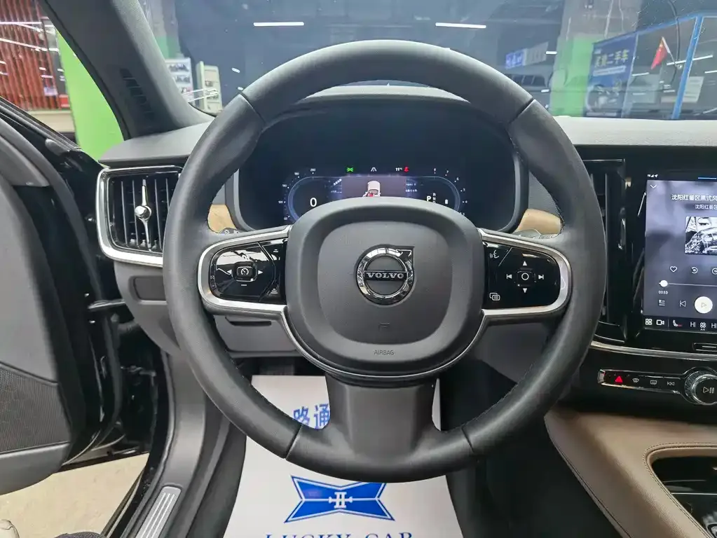 Volvo S90 2024 из CN, фото 10