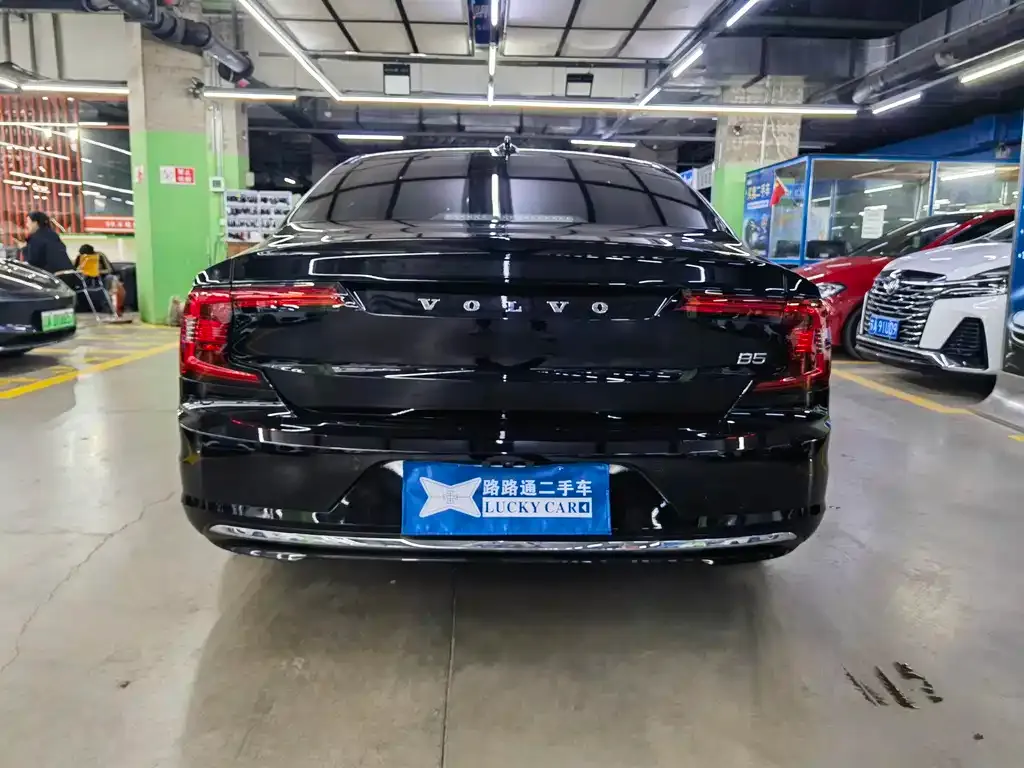 Volvo S90 2024 из CN, фото 5