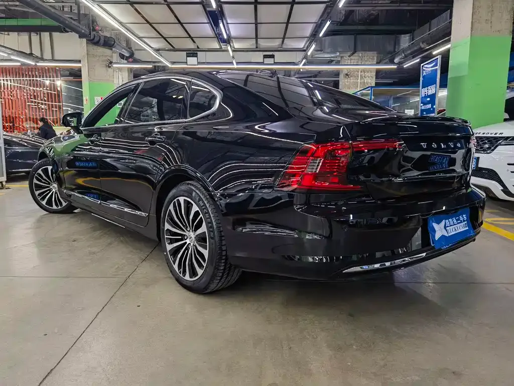 Volvo S90 2024 из CN, фото 6
