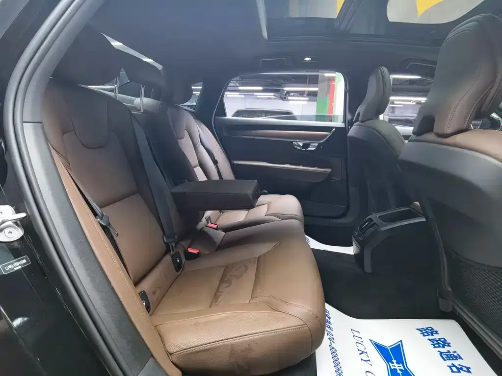 Volvo S90 2024 из CN, фото 9