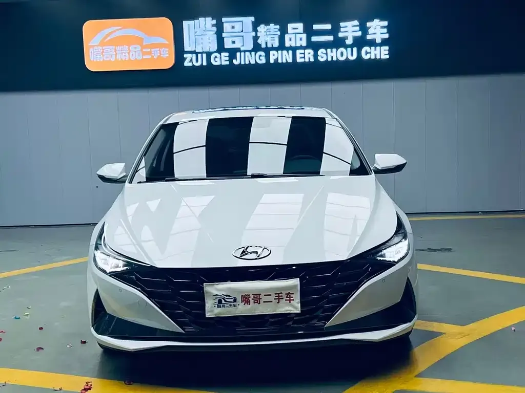 Hyundai Elantra — фото 2