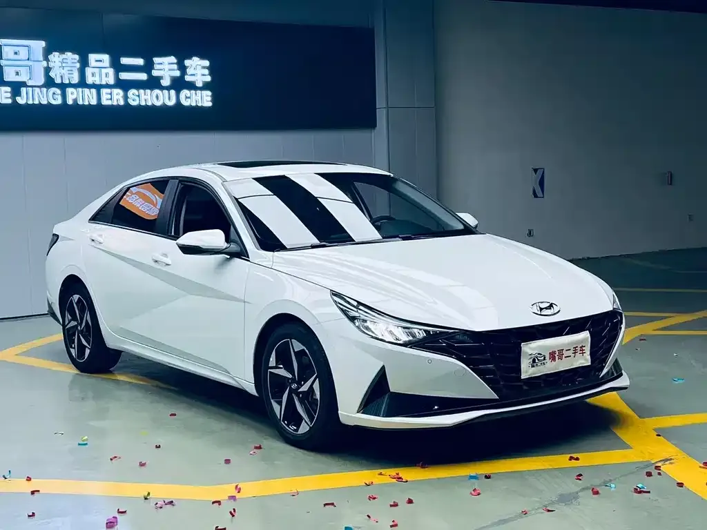 Hyundai Elantra — фото 3
