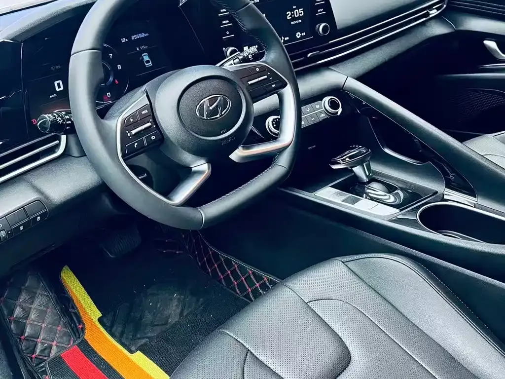 Hyundai Elantra — фото 4
