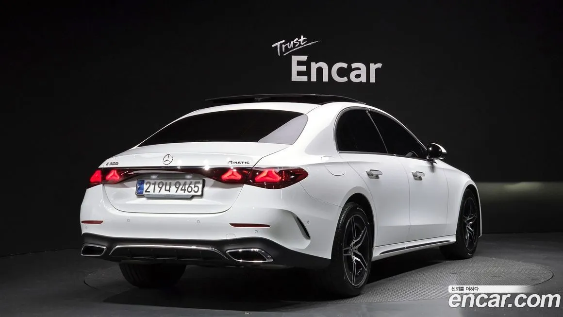 Mercedes-Benz E-Class — фото 2