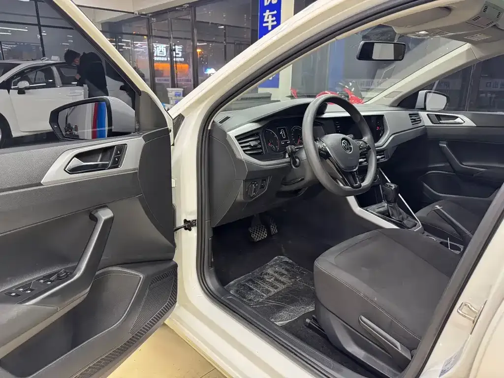 Volkswagen Polo 2021 из CN, фото 7