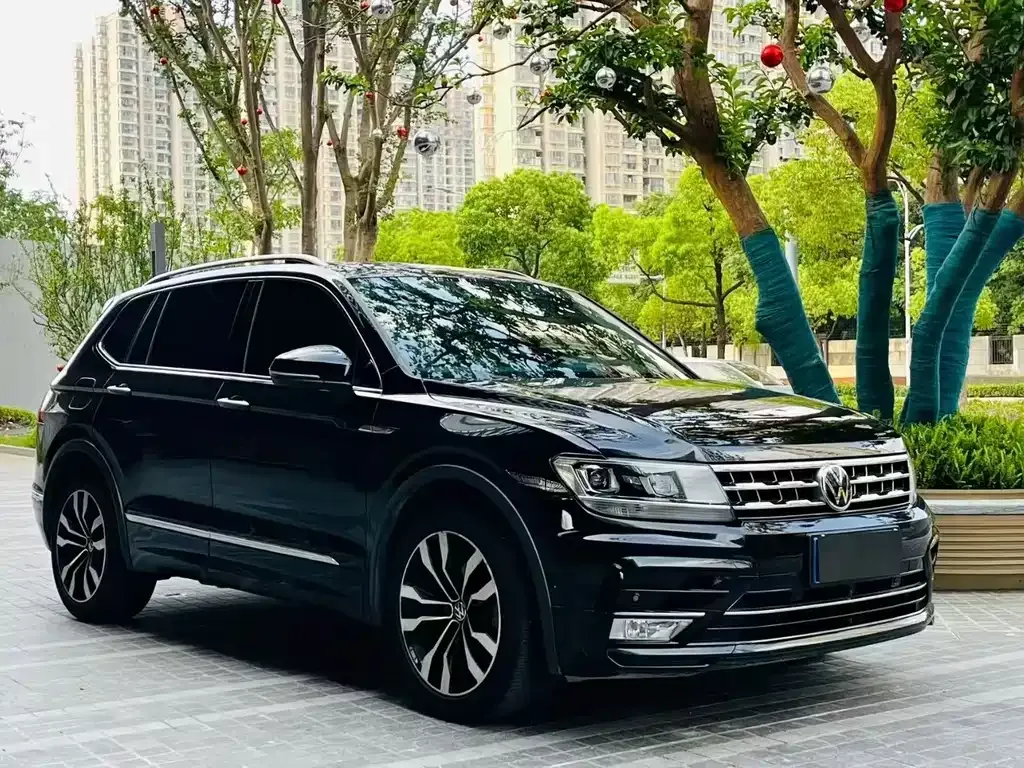 Volkswagen Tiguan L — фото 3