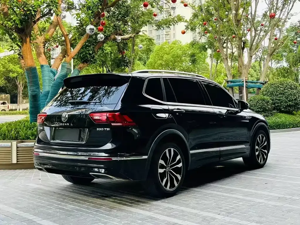 Volkswagen Tiguan L — фото 7