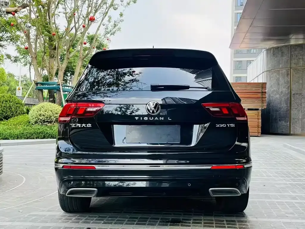 Volkswagen Tiguan L — фото 8