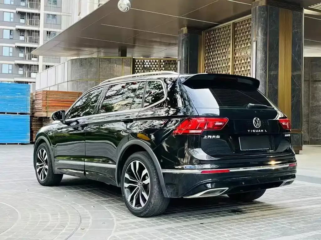 Volkswagen Tiguan L — фото 9