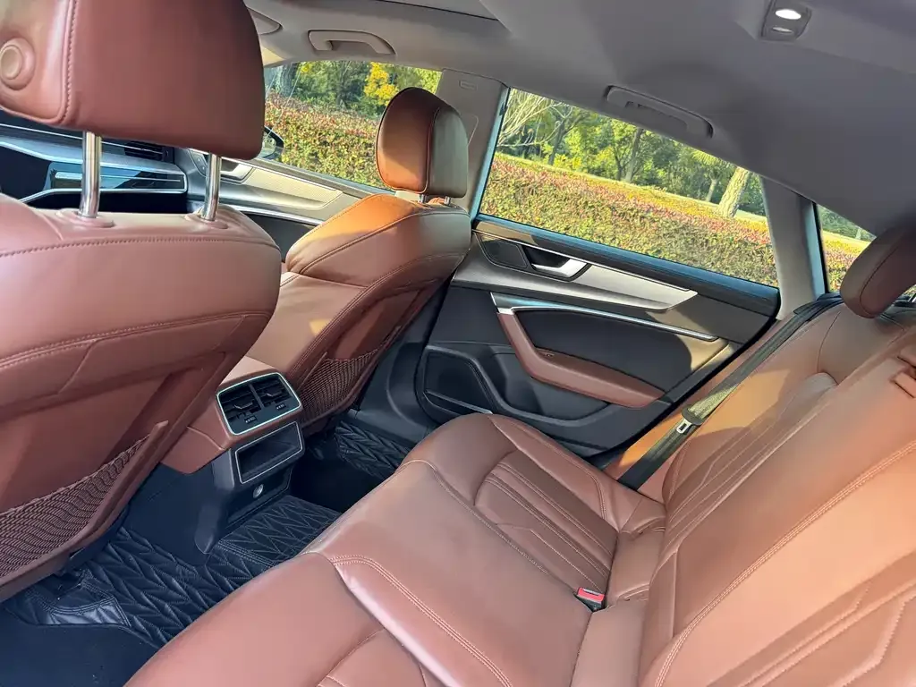 Audi A7 2021 из CN, фото 6