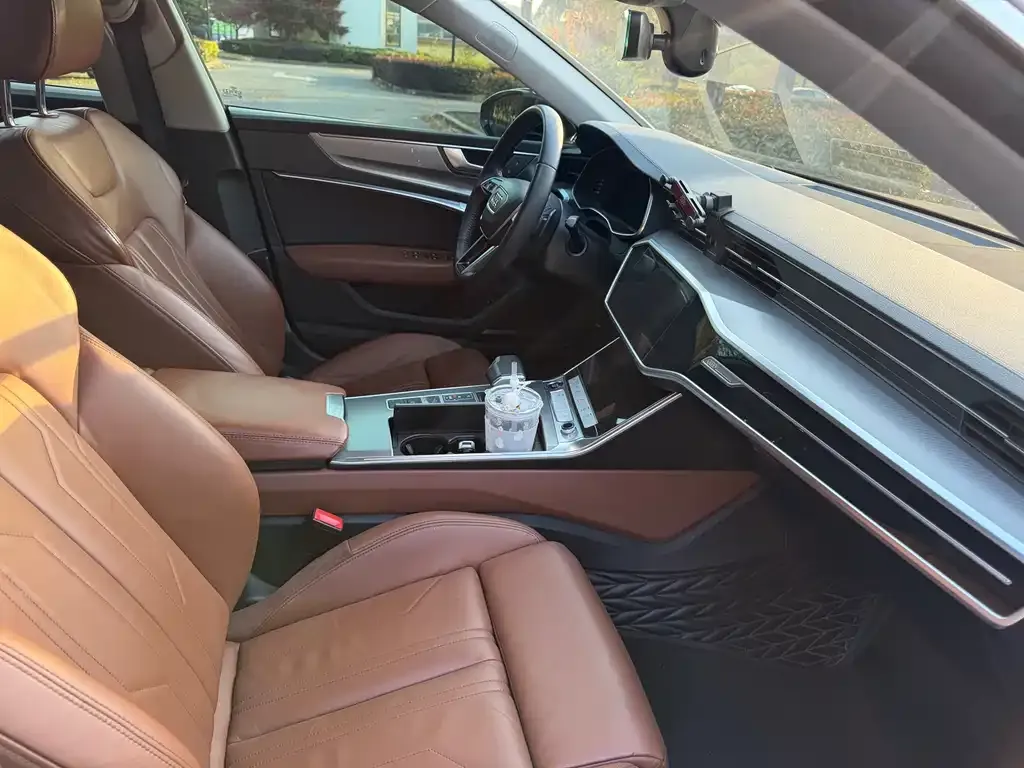 Audi A7 2021 из CN, фото 7