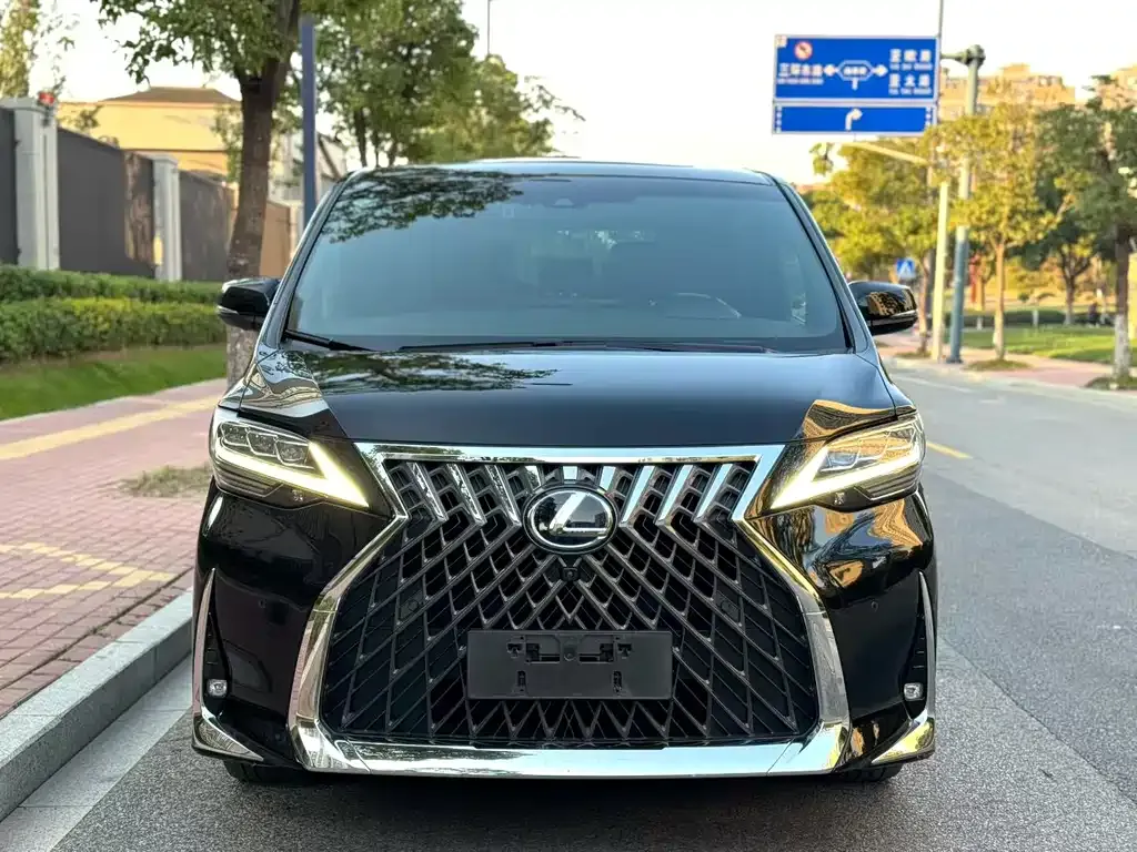 Lexus LM 2022 из CN, фото 2
