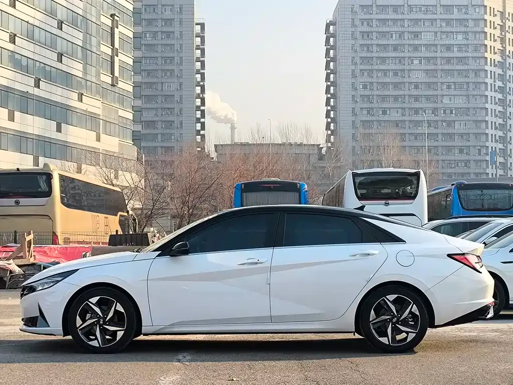 Hyundai Elantra 2022 из CN, фото 9