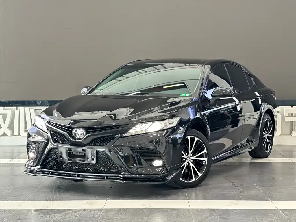 Toyota Camry 2021 из CN, фото 1