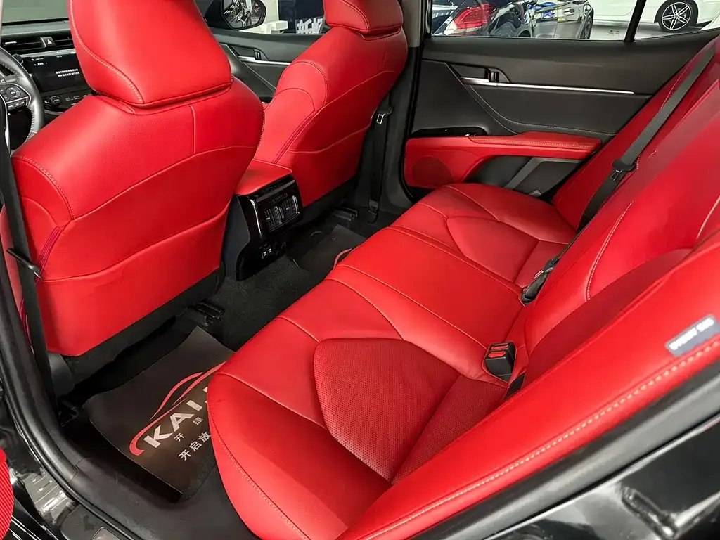 Toyota Camry 2021 из CN, фото 7
