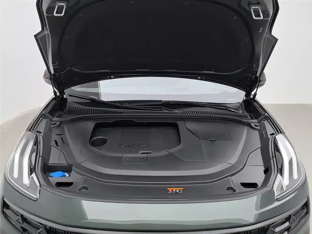 Lynk & Co 06 2023 из CN, фото 6