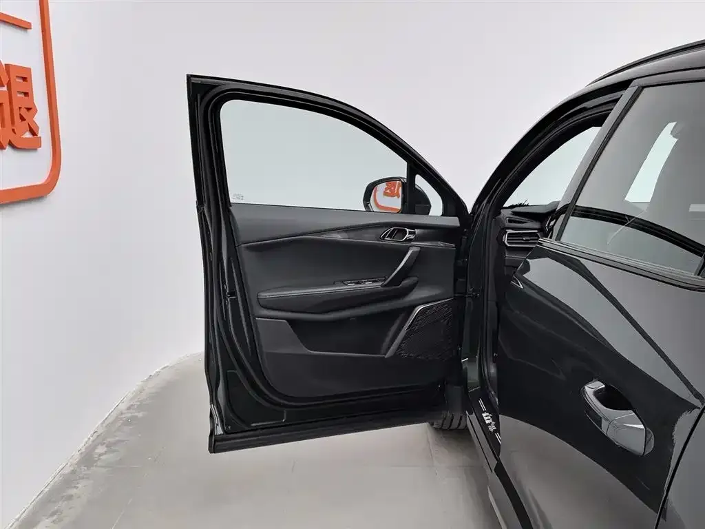 Lynk & Co 06 2023 из CN, фото 8