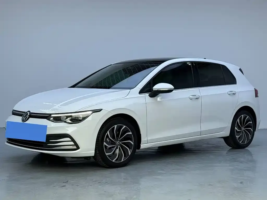 Volkswagen Golf 2023 из CN, фото 1