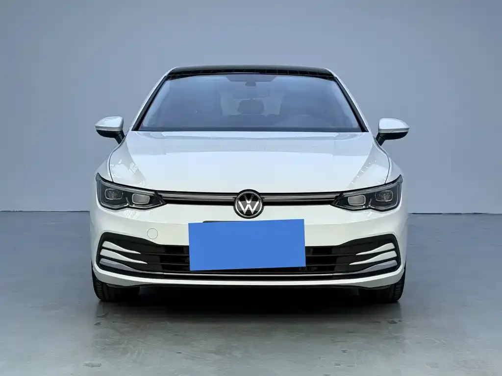 Volkswagen Golf 2023 из CN, фото 2