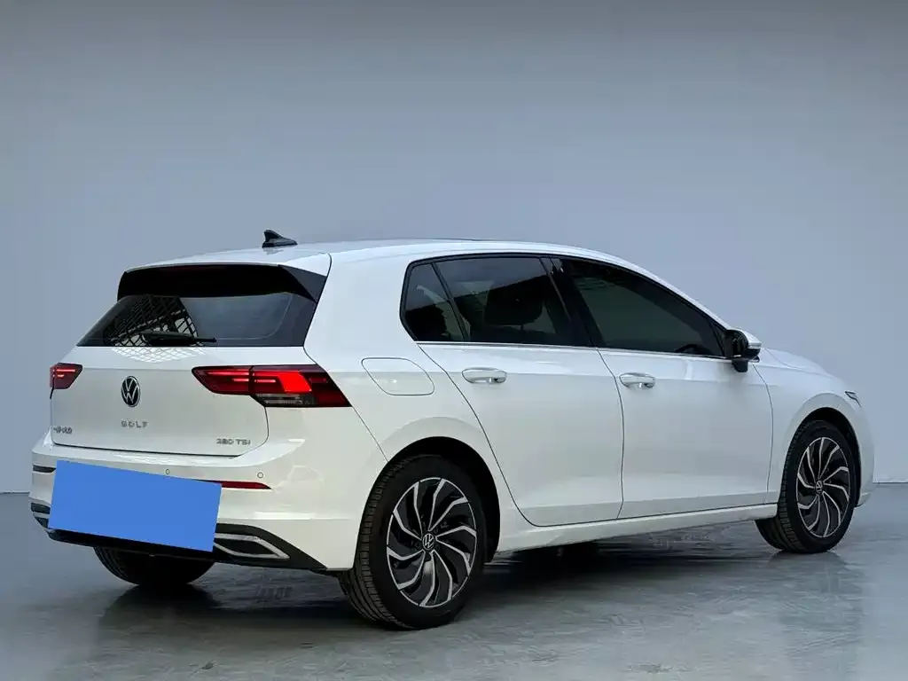Volkswagen Golf 2023 из CN, фото 4
