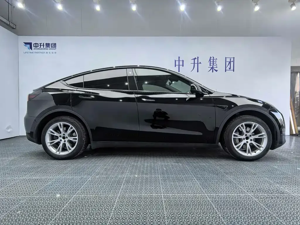 Tesla Model Y — фото 7