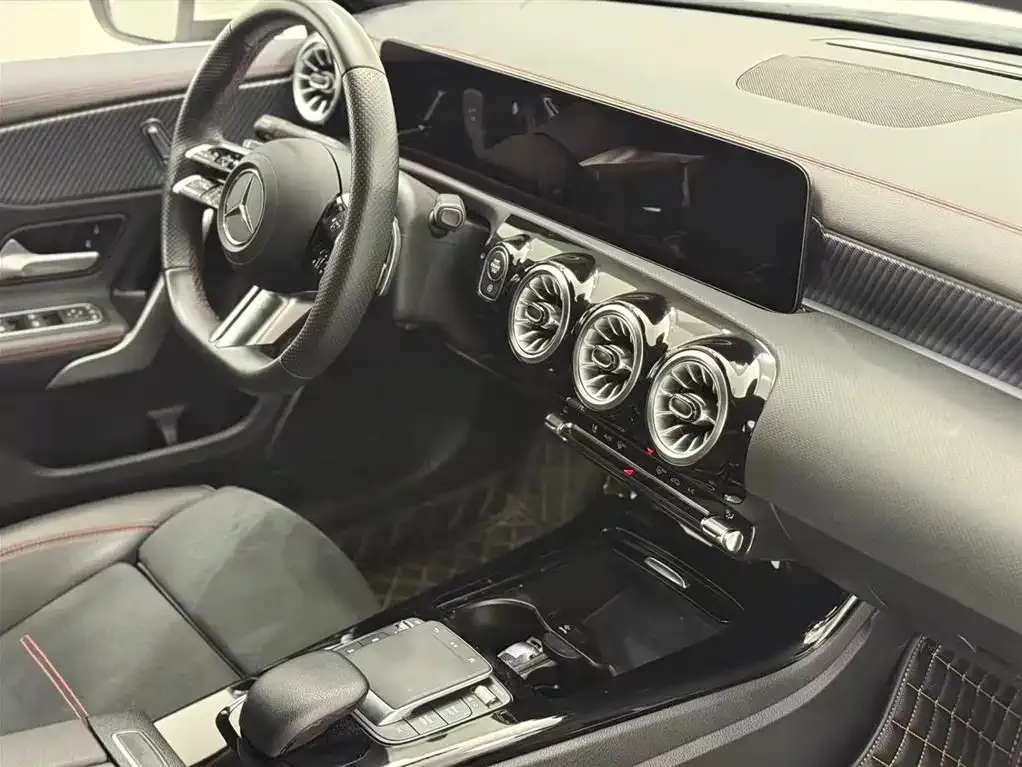 Mercedes-Benz A-Class 2023 из CN, фото 3