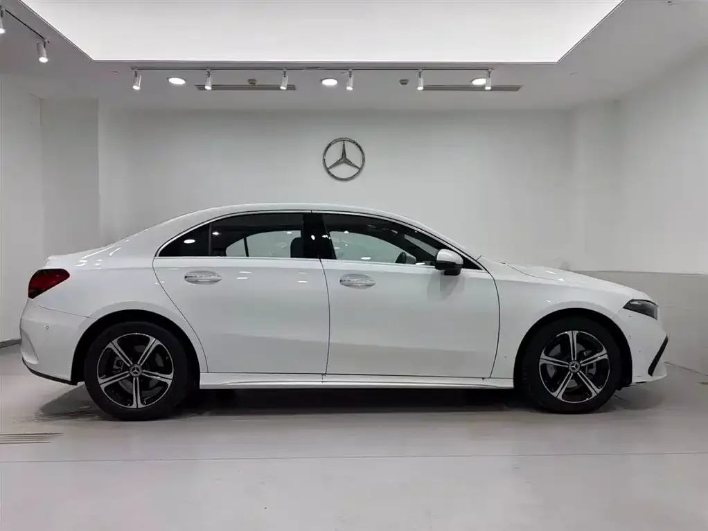 Mercedes-Benz A-Class 2023 из CN, фото 9