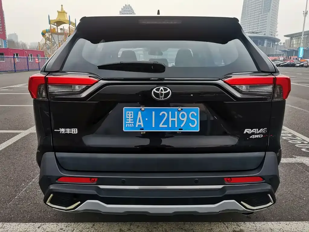 Toyota RAV4 2022 из CN, фото 4