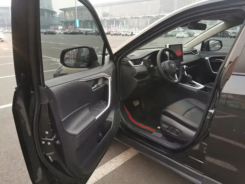 Toyota RAV4 2022 из CN, фото 7