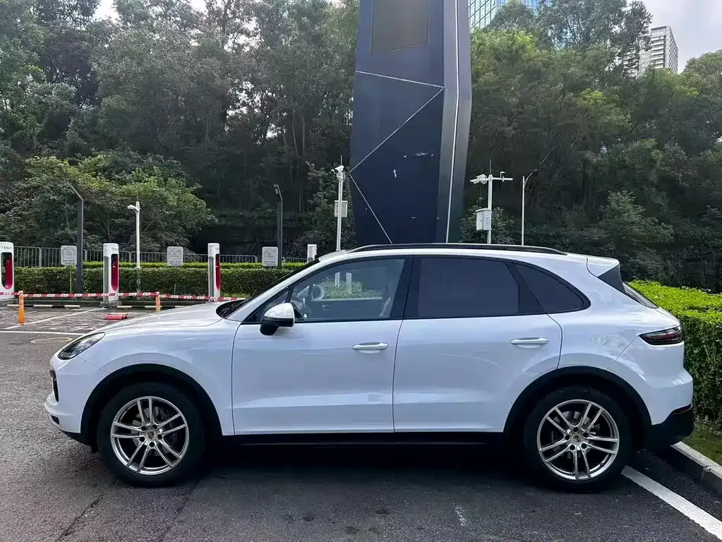 Porsche Cayenne — фото 3