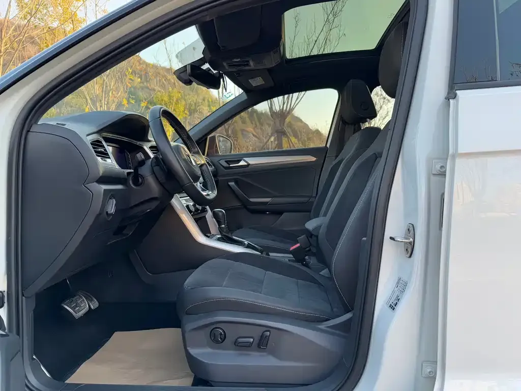 Volkswagen T-Roc 2022 из CN, фото 9