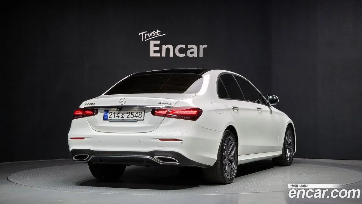 Mercedes-Benz E-Class — фото 2