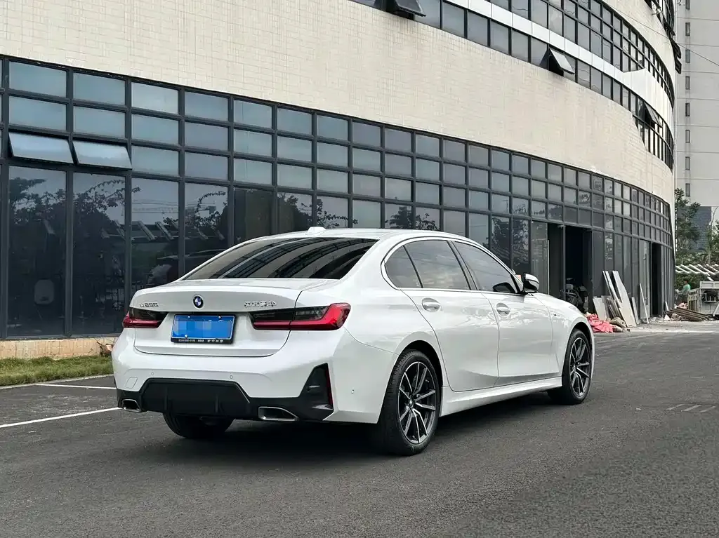 BMW 3 Series 2023 из CN, фото 6