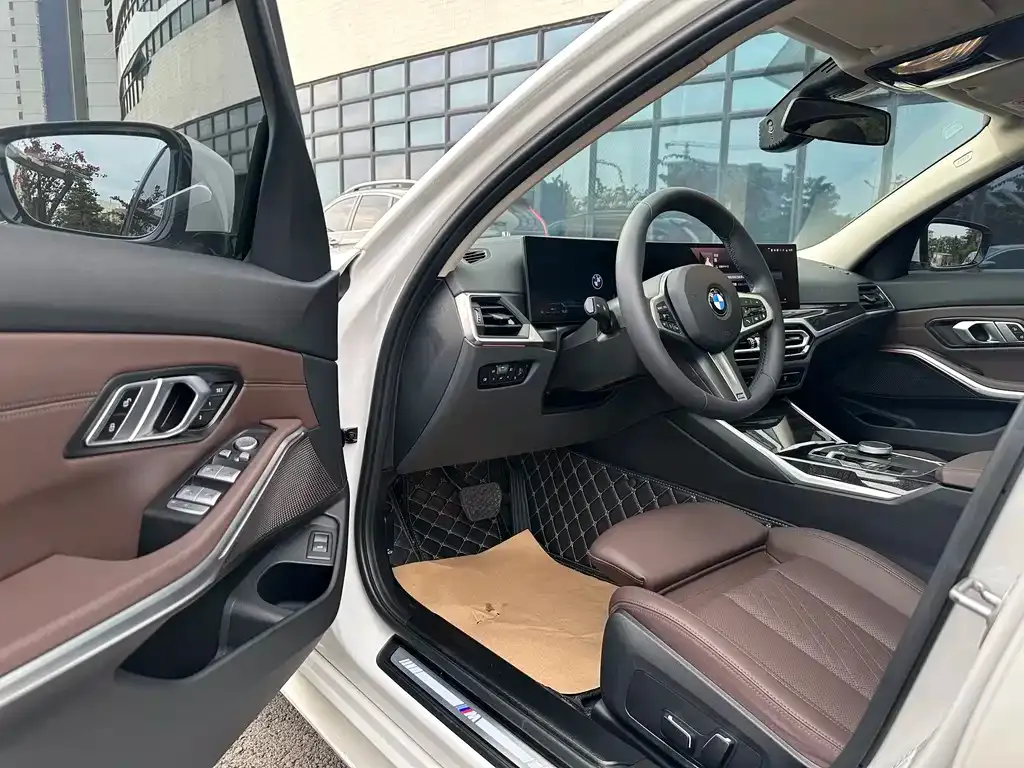 BMW 3 Series 2023 из CN, фото 8