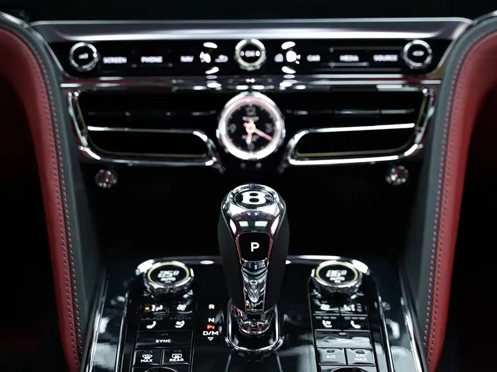 Bentley Flying Spur — фото 10