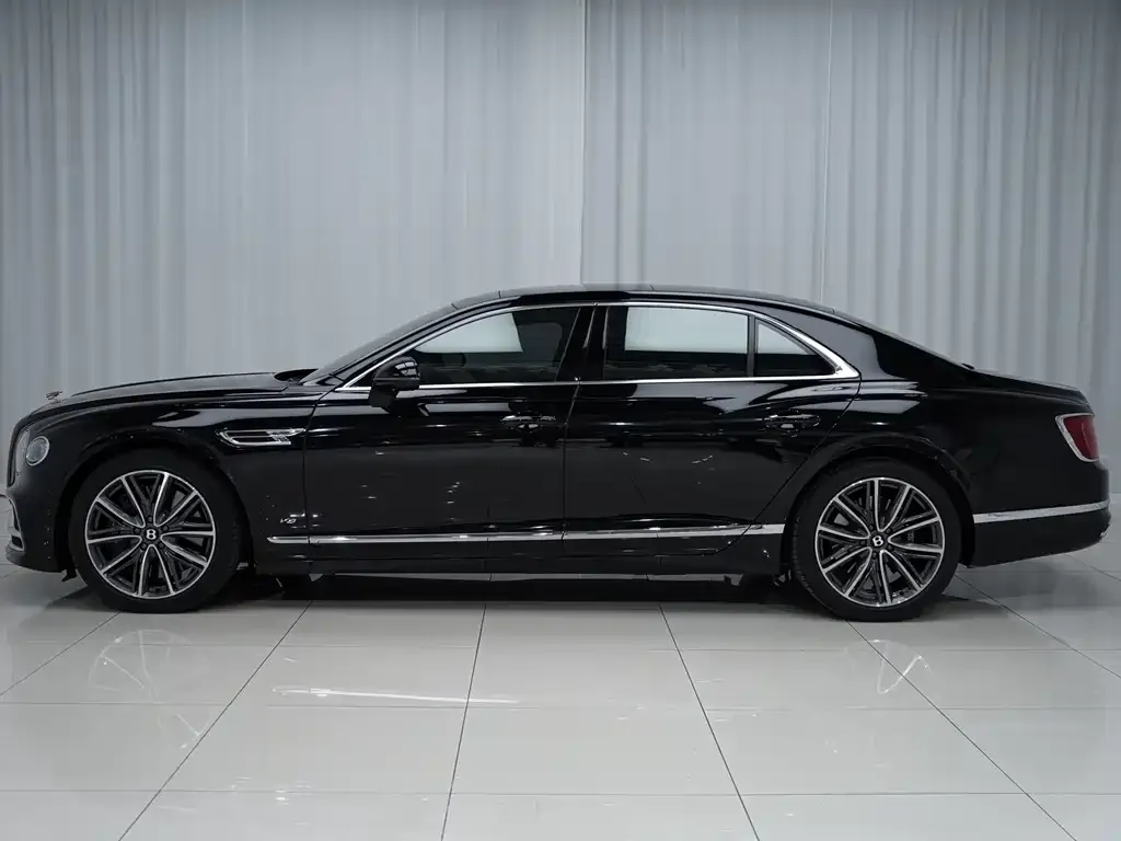 Bentley Flying Spur — фото 3