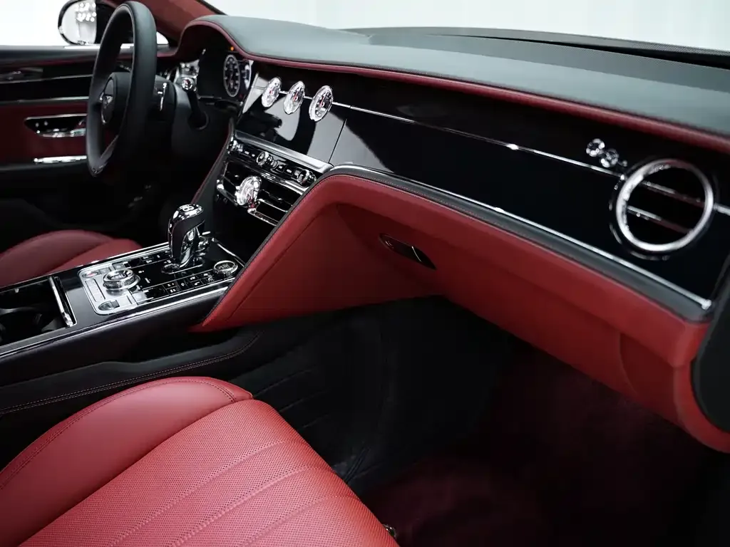 Bentley Flying Spur — фото 6
