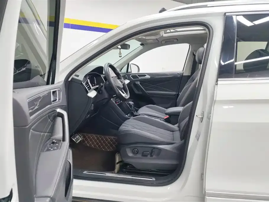 Volkswagen Tiguan L 2023 из CN, фото 9