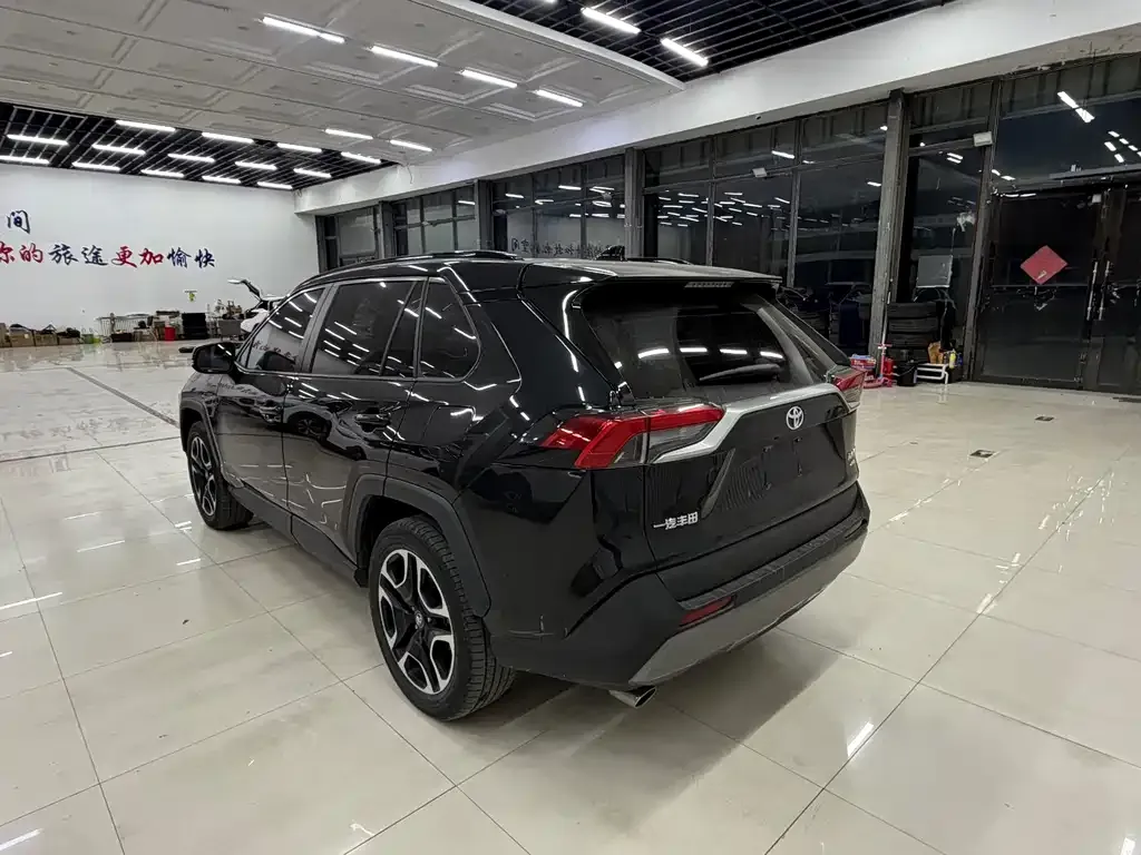 Toyota RAV4 2021 из CN, фото 3