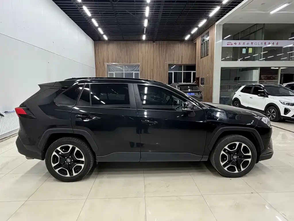 Toyota RAV4 2021 из CN, фото 6