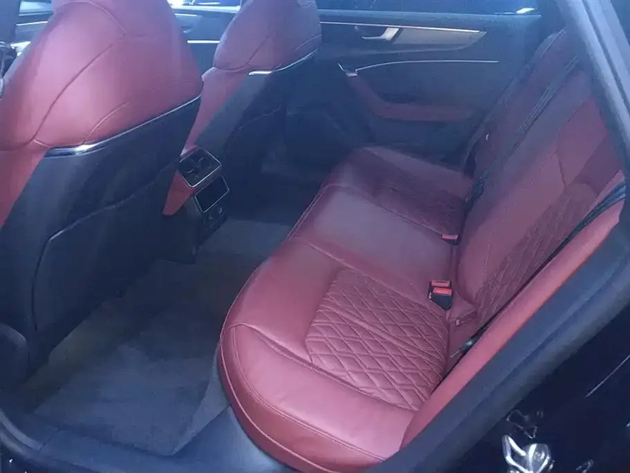 Audi A7L 2024 из CN, фото 10