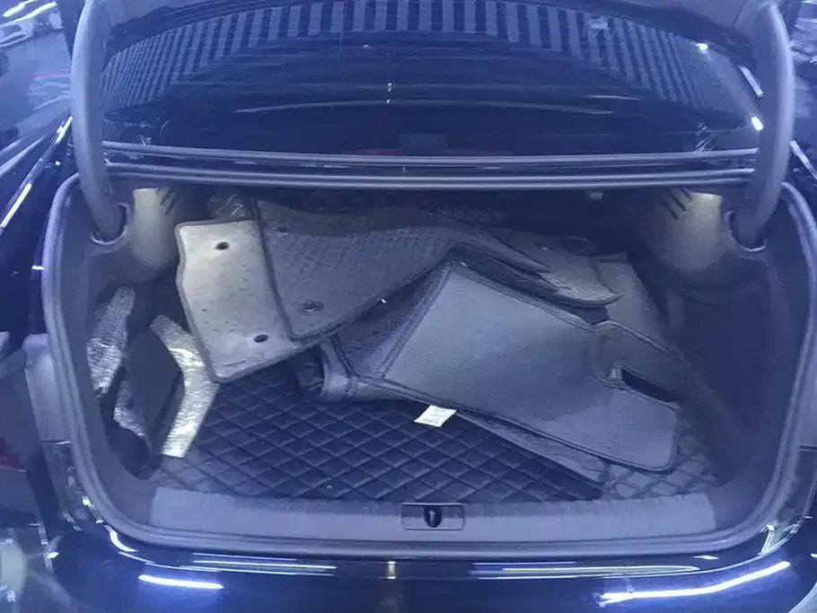 Audi A7L 2024 из CN, фото 4