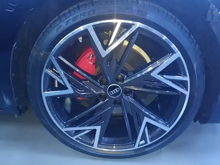 Audi A7L 2024 из CN, фото 6