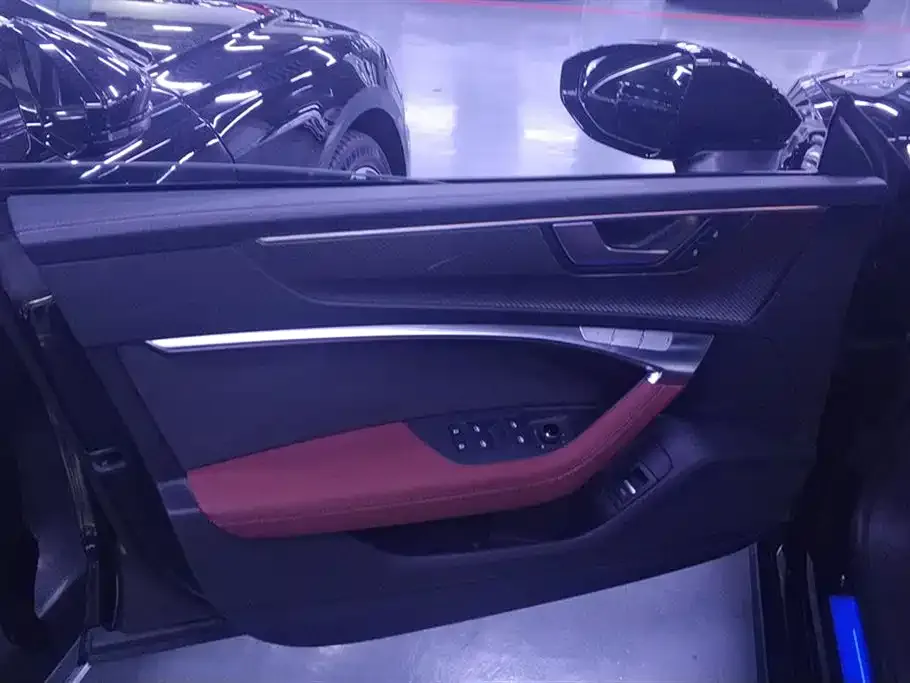 Audi A7L 2024 из CN, фото 7