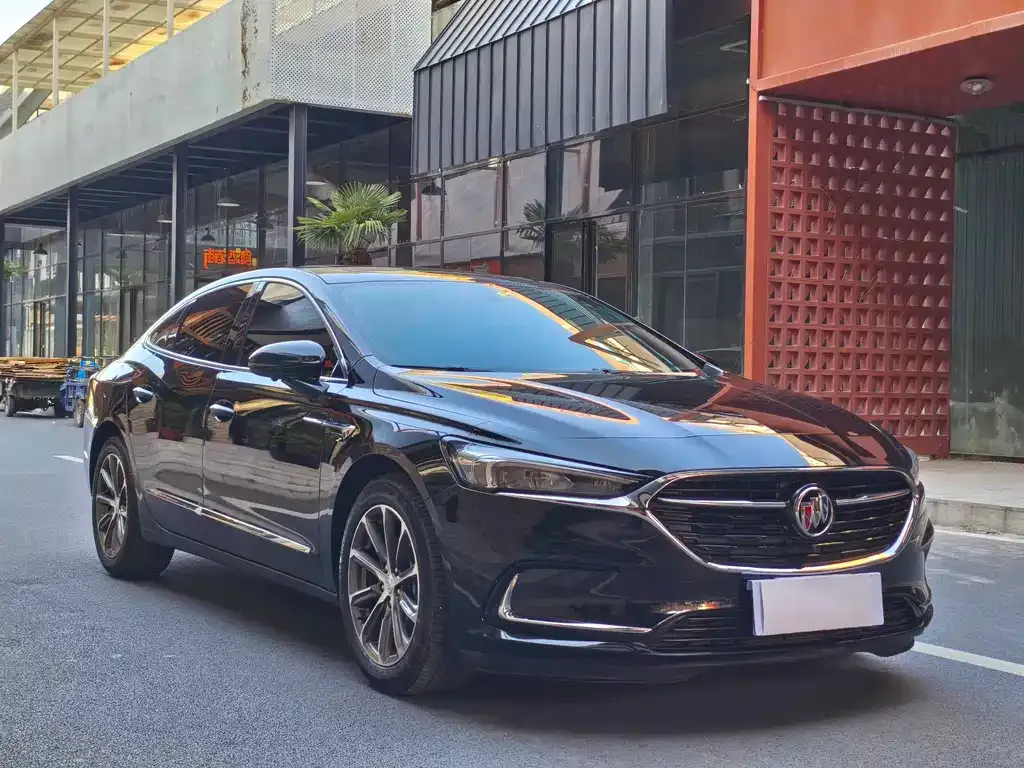 Buick LaCrosse 2023 из CN, фото 2