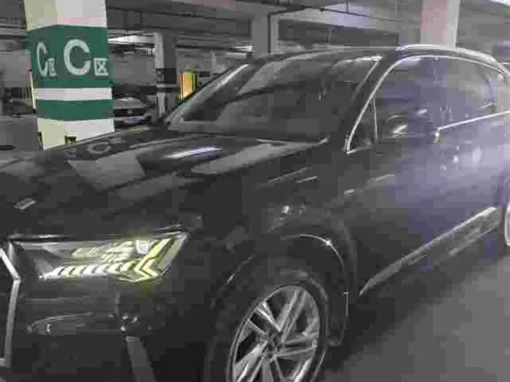 Audi Q7 2021 из CN, фото 3
