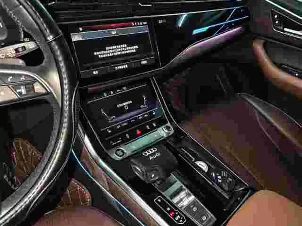 Audi Q7 2021 из CN, фото 5
