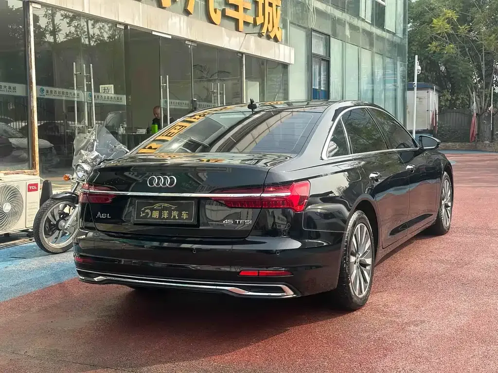 Audi A6L 2023 из CN, фото 5
